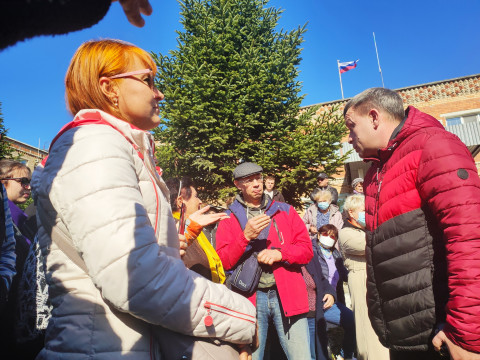 Фото-репортаж: «Что в мешках - неизвестно»: Власти Приморья не знают, какой яд привезли с Восточного