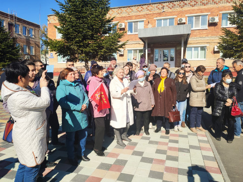 Фото-репортаж: «Что в мешках - неизвестно»: Власти Приморья не знают, какой яд привезли с Восточного