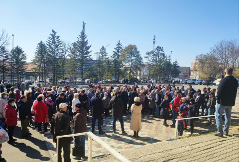 Фото-репортаж: «Что в мешках - неизвестно»: Власти Приморья не знают, какой яд привезли с Восточного