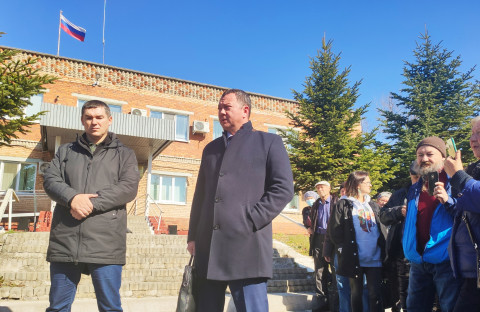 Фото-репортаж: «Что в мешках - неизвестно»: Власти Приморья не знают, какой яд привезли с Восточного