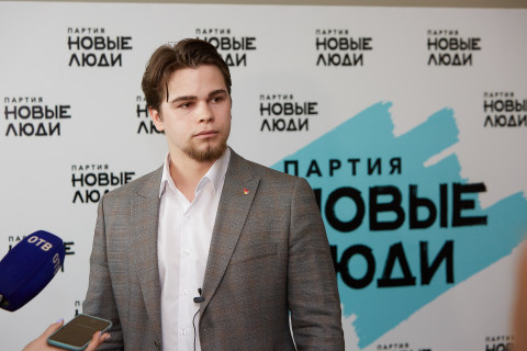 Фото-репортаж: Новые люди поддержали граффити во Владивостоке