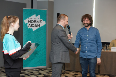 Фото-репортаж: Новые люди поддержали граффити во Владивостоке