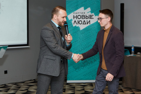 Фото-репортаж: Новые люди поддержали граффити во Владивостоке