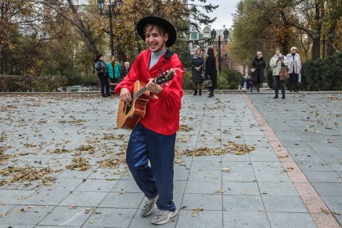 Фото-репортаж: Эх, ещё бы режиссуру: фотоотчёт с перформанса в честь 90-летия театра Горького