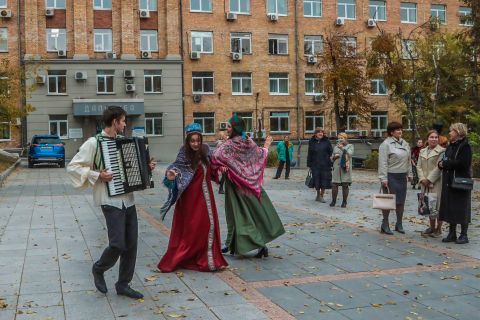 Фото-репортаж: Эх, ещё бы режиссуру: фотоотчёт с перформанса в честь 90-летия театра Горького