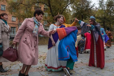 Фото-репортаж: Эх, ещё бы режиссуру: фотоотчёт с перформанса в честь 90-летия театра Горького