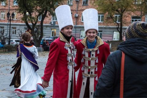 Фото-репортаж: Эх, ещё бы режиссуру: фотоотчёт с перформанса в честь 90-летия театра Горького