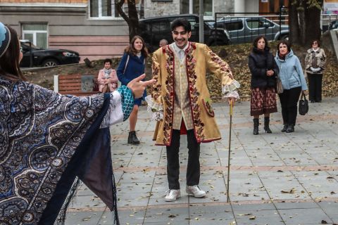 Фото-репортаж: Эх, ещё бы режиссуру: фотоотчёт с перформанса в честь 90-летия театра Горького