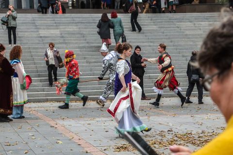 Фото-репортаж: Эх, ещё бы режиссуру: фотоотчёт с перформанса в честь 90-летия театра Горького