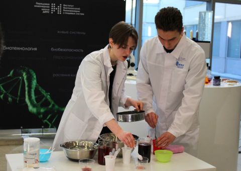 Фото-репортаж: Как сделать сок в шариках и персональный ДНК-браслет – фестиваль биотехнологий пройдет во Владивостоке