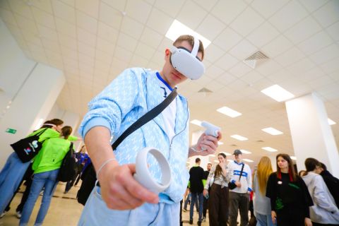 Фото-репортаж: Как сделать сок в шариках и персональный ДНК-браслет – фестиваль биотехнологий пройдет во Владивостоке