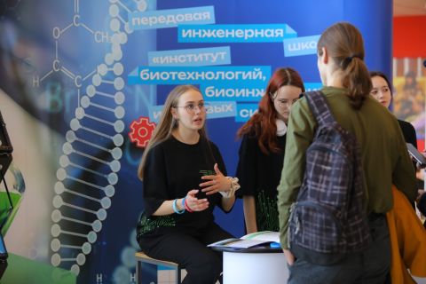 Фото-репортаж: Как сделать сок в шариках и персональный ДНК-браслет – фестиваль биотехнологий пройдет во Владивостоке