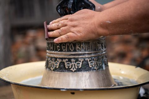 Фото-репортаж: Новый купол поднимется над звонницей рядом с памятником «Скорбящая мать»