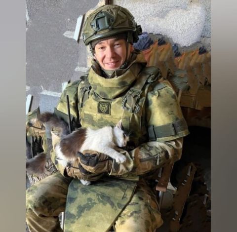 Фото-репортаж: Кот вместо уголовного дела: скандальный мэр Абушаев подобрел на СВО