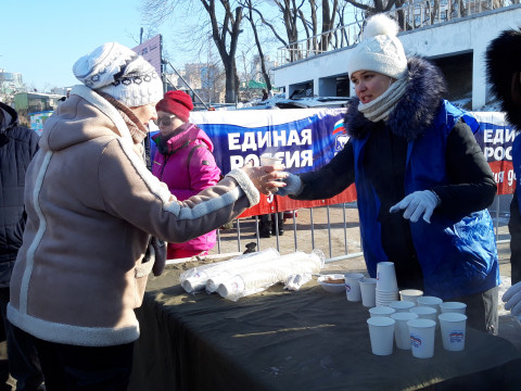 Фото-репортаж: Во Владивостоке жители вышли на «Народную рыбалку»