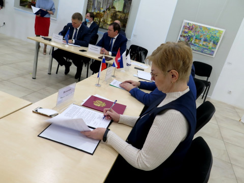 Фото-репортаж: Цифровая платформа ЗаБизнес.рф закреплена в Приморском крае многосторонним соглашением