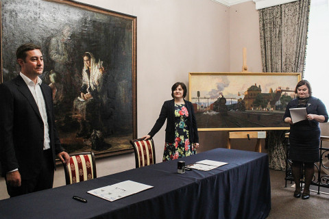 Фото-репортаж: Картина из Приморья разлетится на открытках: неделя премьер стартовала