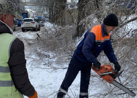 Фото-репортаж: Владивосток продолжают приводить в порядок после стихии