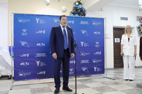 Фото-репортаж: Новогодняя ярмарка «Зимние истории. Сделано в Приморье» открылась в городе Артёме