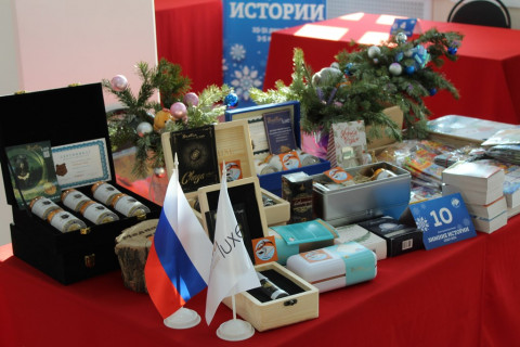 Фото-репортаж: Новогодняя ярмарка «Зимние истории. Сделано в Приморье» открылась в городе Артёме