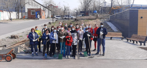 Фото-репортаж: Единороссы очистили морскую акваторию и еще 56 общественных пространств во Владивостоке