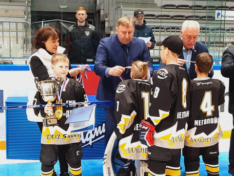Фото-репортаж: VII Краевой турнир по хоккею среди детских дворовых команд на призы «Единой России» состоялся во Владивостоке