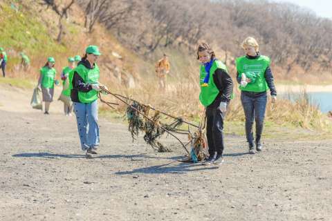 Фото-репортаж: «Восточный Порт» провёл двухдневный субботник в рамках «Экомарафона-2022»