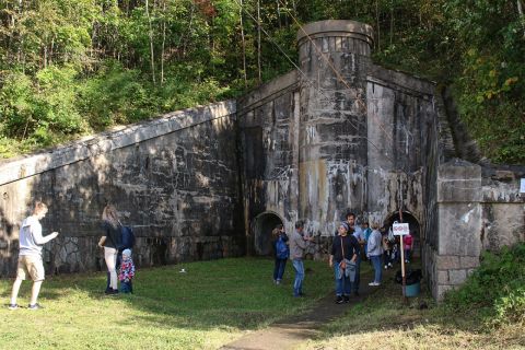Фото-репортаж: "Зачем вы это построили": высотки могут убить Владивостокскую крепость