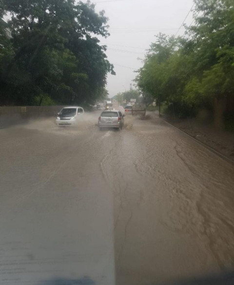 Фото-репортаж: Город плывет: Ливень снова затопил дороги Владивостока