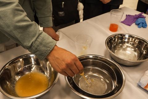 Фото-репортаж: Парфюм, шарики сока, личный сад, квиз – научный фестиваль работает в ДВФУ