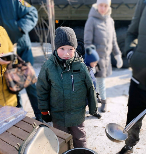 Фото-репортаж: Полевые кухни продолжают работать во Владивостоке