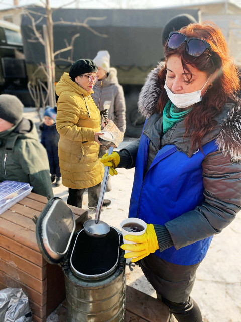 Фото-репортаж: Полевые кухни продолжают работать во Владивостоке