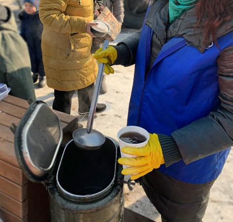 Фото-репортаж: Полевые кухни продолжают работать во Владивостоке