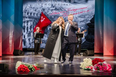 Фото-репортаж: Сергей Цой наградил приморских корабелов за добросовестный труд