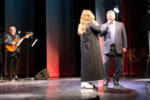 Фото-репортаж: Сергей Цой наградил приморских корабелов за добросовестный труд