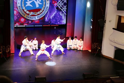 Фото-репортаж: Сергей Цой наградил приморских корабелов за добросовестный труд