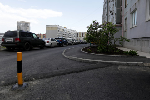 Фото-репортаж: Отремонтированные дворы принимают жители Владивостока