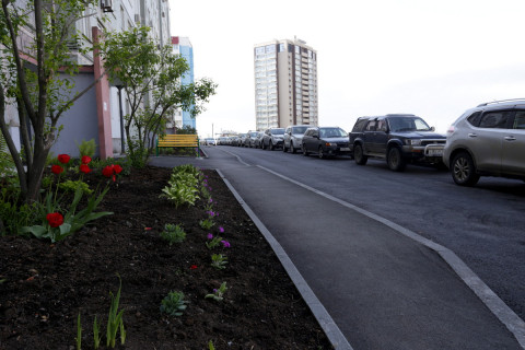 Фото-репортаж: Отремонтированные дворы принимают жители Владивостока