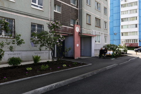 Фото-репортаж: Отремонтированные дворы принимают жители Владивостока