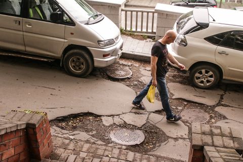 Фото-репортаж: Город шаговой недоступности: Владивосток может пойти к светлому будущему пешком