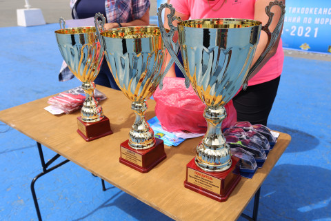 Фото-репортаж: Кубок губернатора вручили в Приморье юным пловцам на открытой воде