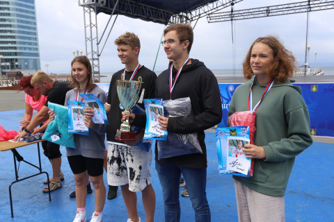 Фото-репортаж: Кубок губернатора вручили в Приморье юным пловцам на открытой воде