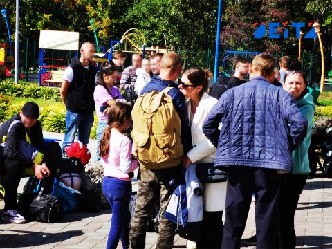 Фото-репортаж: Волонтеры собирают сухпайки мобилизованным в Приморье