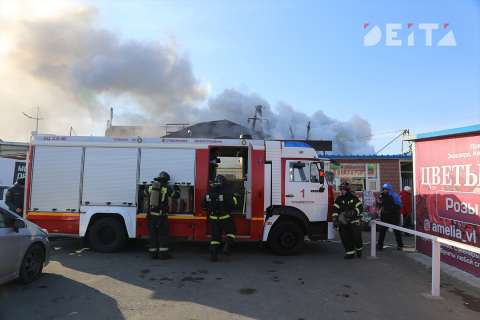 Фото-репортаж: Очередной рынок горит во Владивостоке