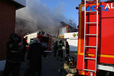 Фото-репортаж: Очередной рынок горит во Владивостоке