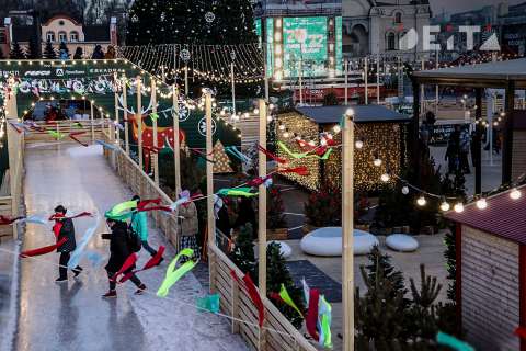 Фото-репортаж: Не мэр, а праздник: Константин Шестаков преобразил Владивосток к Новому году