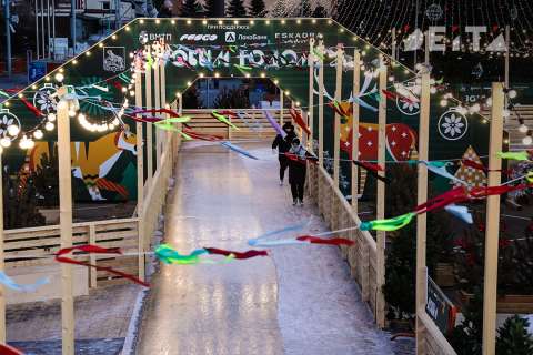 Фото-репортаж: Не мэр, а праздник: Константин Шестаков преобразил Владивосток к Новому году