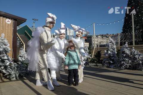 Фото-репортаж: Не мэр, а праздник: Константин Шестаков преобразил Владивосток к Новому году