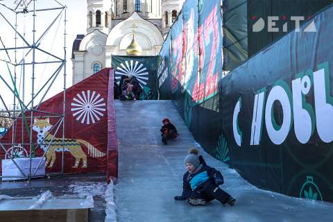 Фото-репортаж: Не мэр, а праздник: Константин Шестаков преобразил Владивосток к Новому году