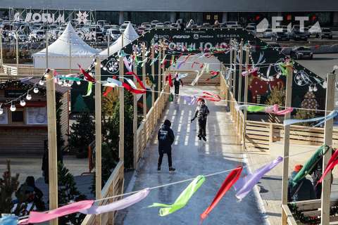 Фото-репортаж: Не мэр, а праздник: Константин Шестаков преобразил Владивосток к Новому году